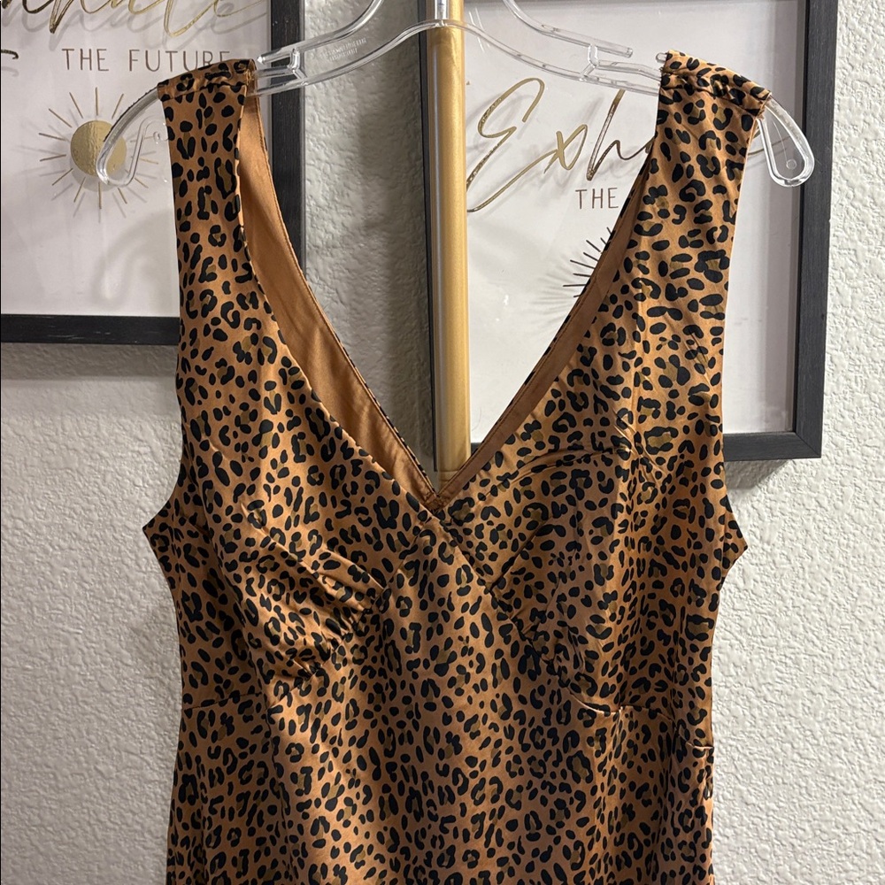 Leopard Print Sleeveless Dress - Picture 2 of 3